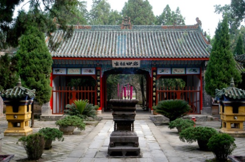 It's called the 武侯祠 Wuhouci, if you wish to find it in Chengdu